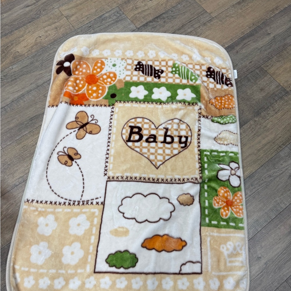 Sotela Baby Plush Blanket in Beige, Green & Orange